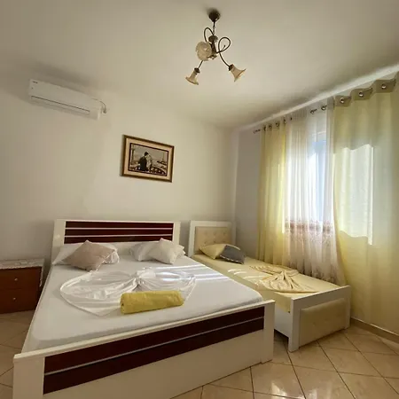 Nazif Nika Apartment *